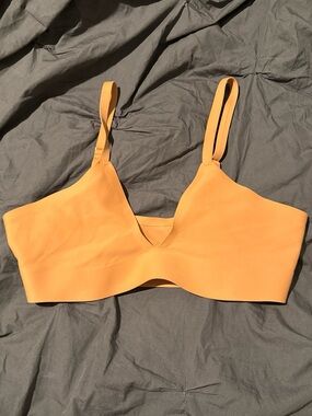 Everyday V-Neck Seamless Bralette in Mustard